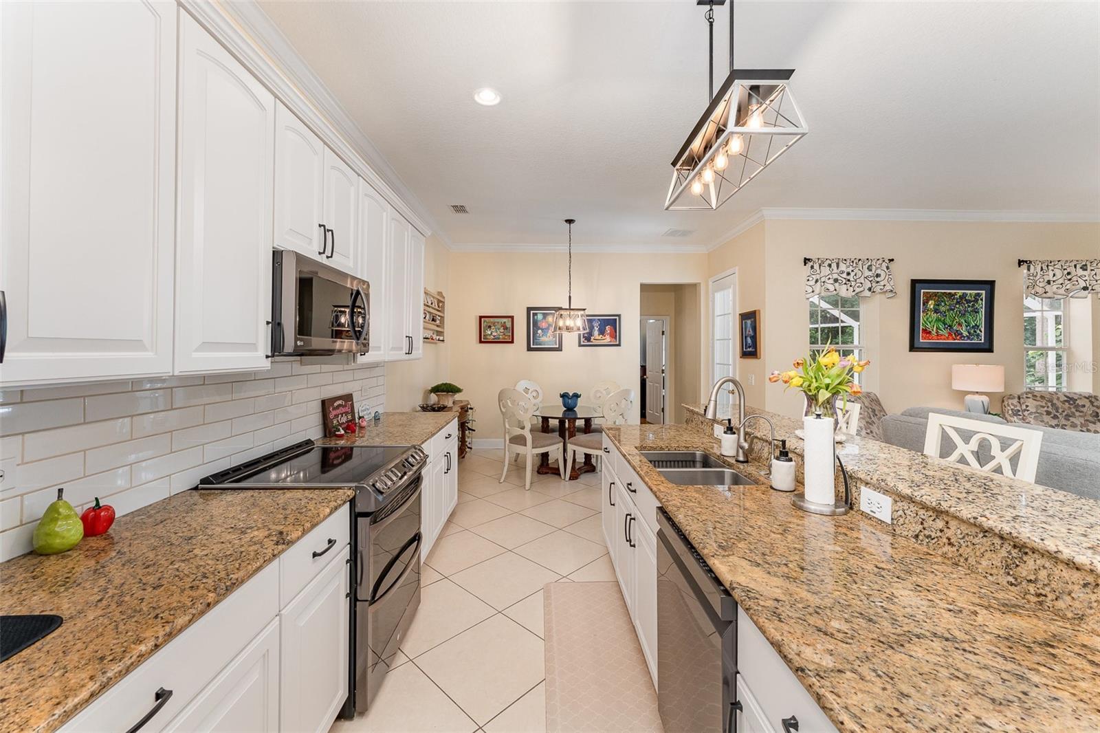 Image 7 of 43 For 1321 Artisan Avenue E