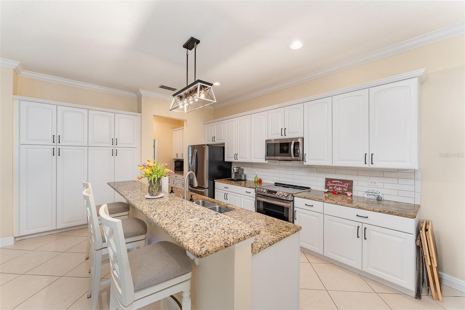 Image 8 of 43 For 1321 Artisan Avenue E