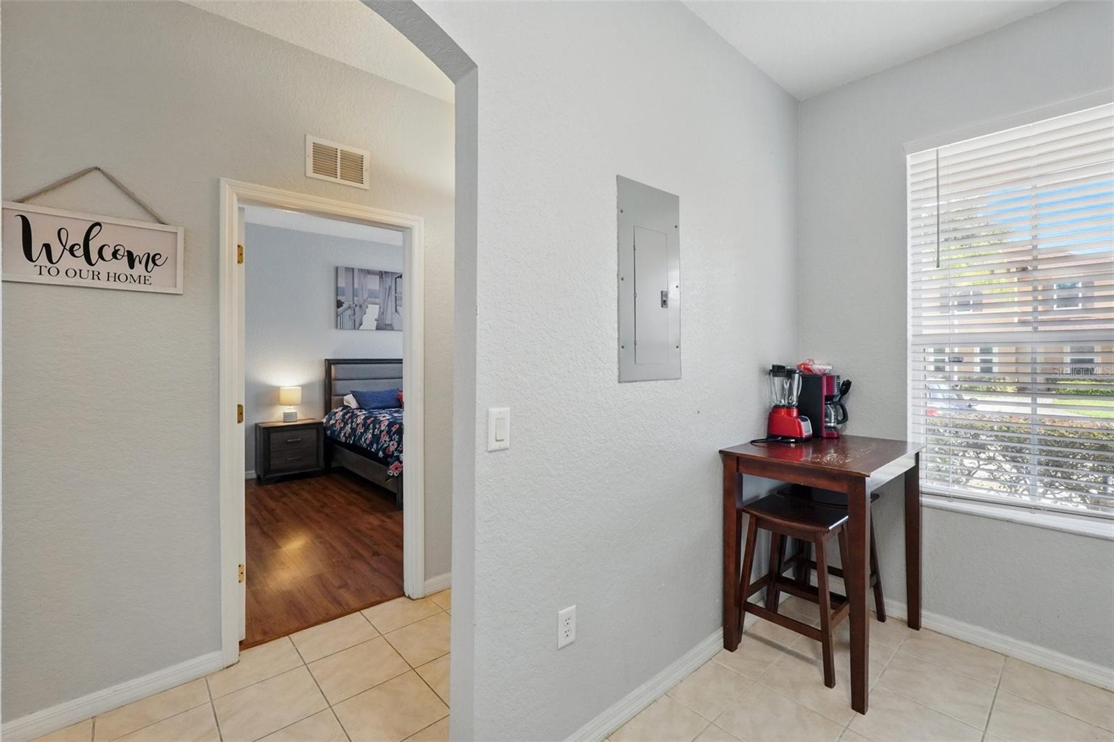 Image 10 of 40 For 203 La Mirage Street