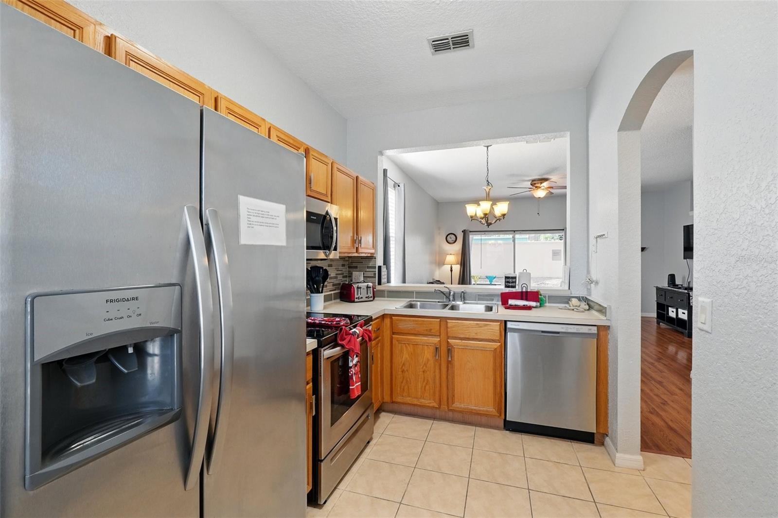 Image 11 of 40 For 203 La Mirage Street