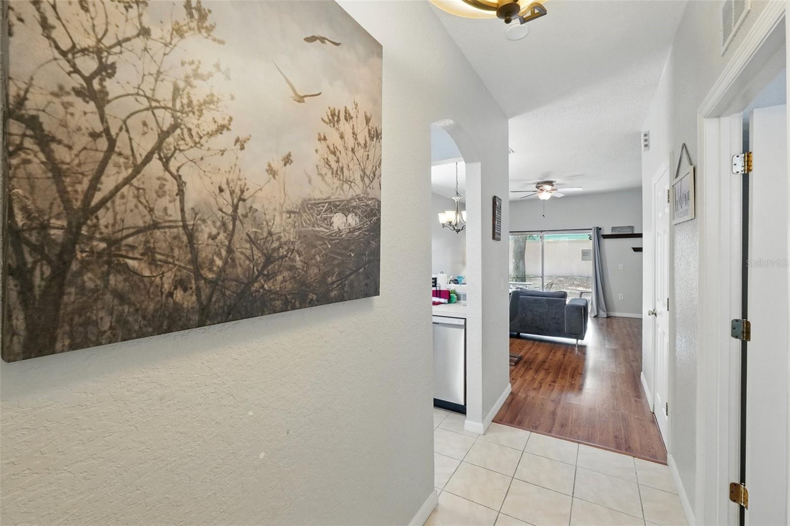 Image 6 of 40 For 203 La Mirage Street