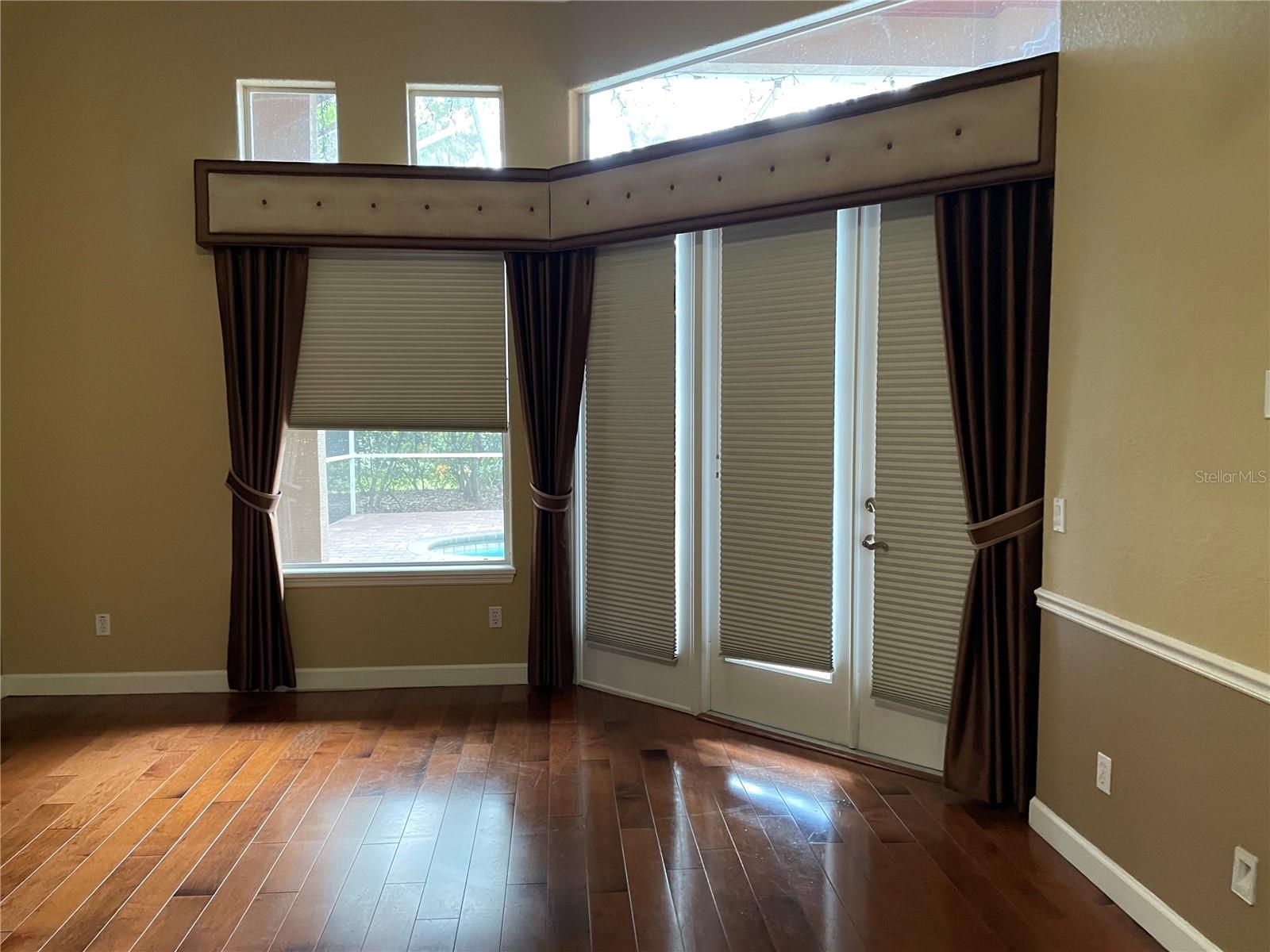 Image 11 of 47 For 8647 Great Cove Drive