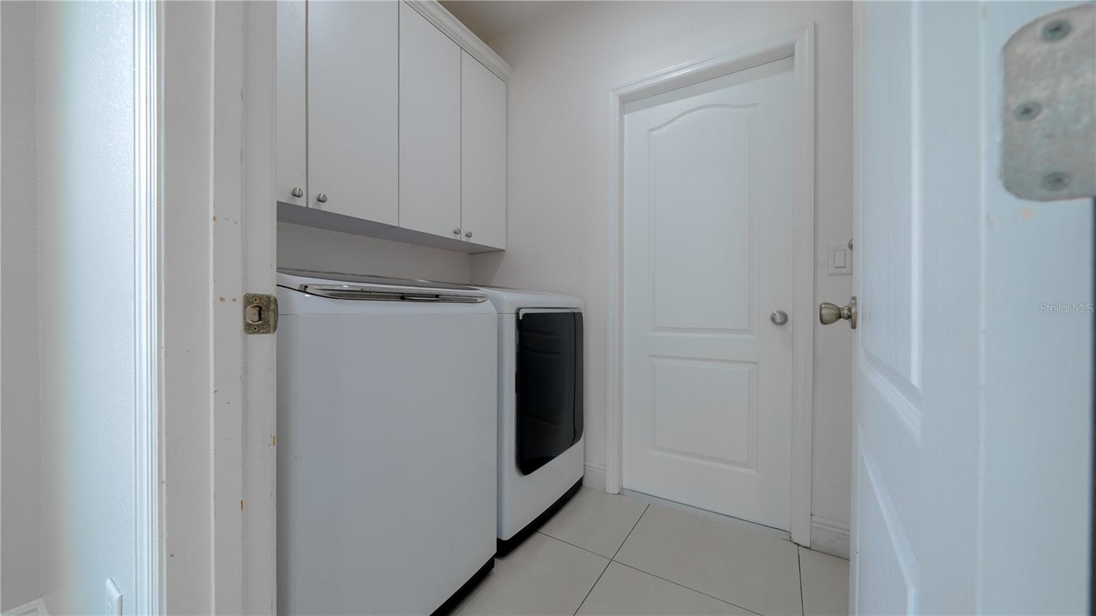 Image 16 of 40 For 647 Washington Way