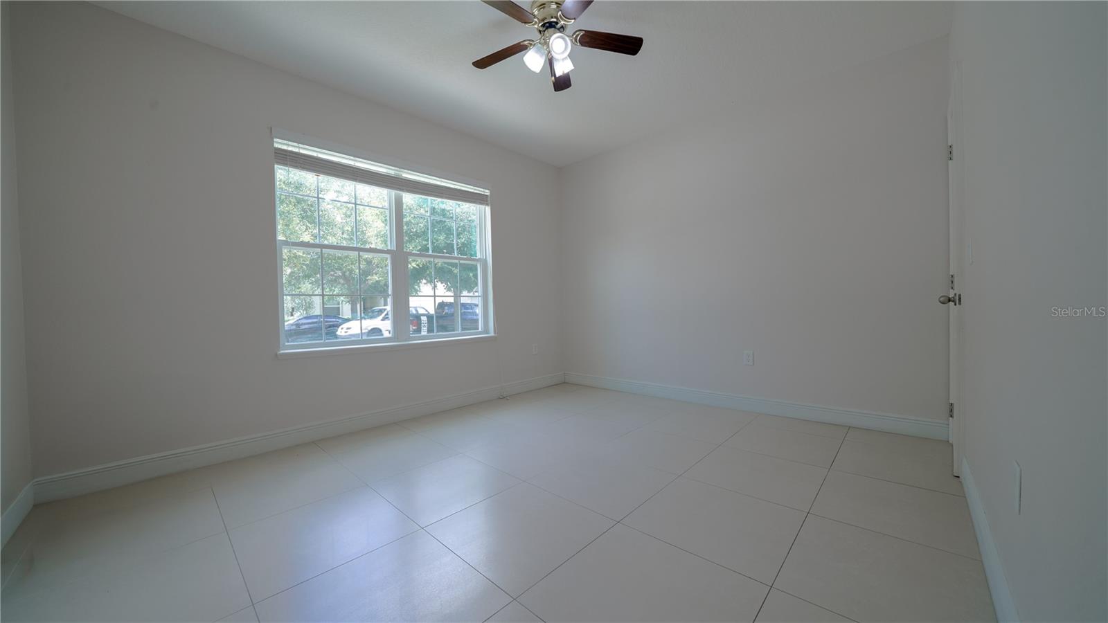Image 20 of 40 For 647 Washington Way