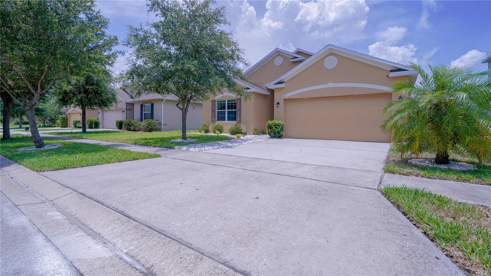 Image 3 of 40 For 647 Washington Way