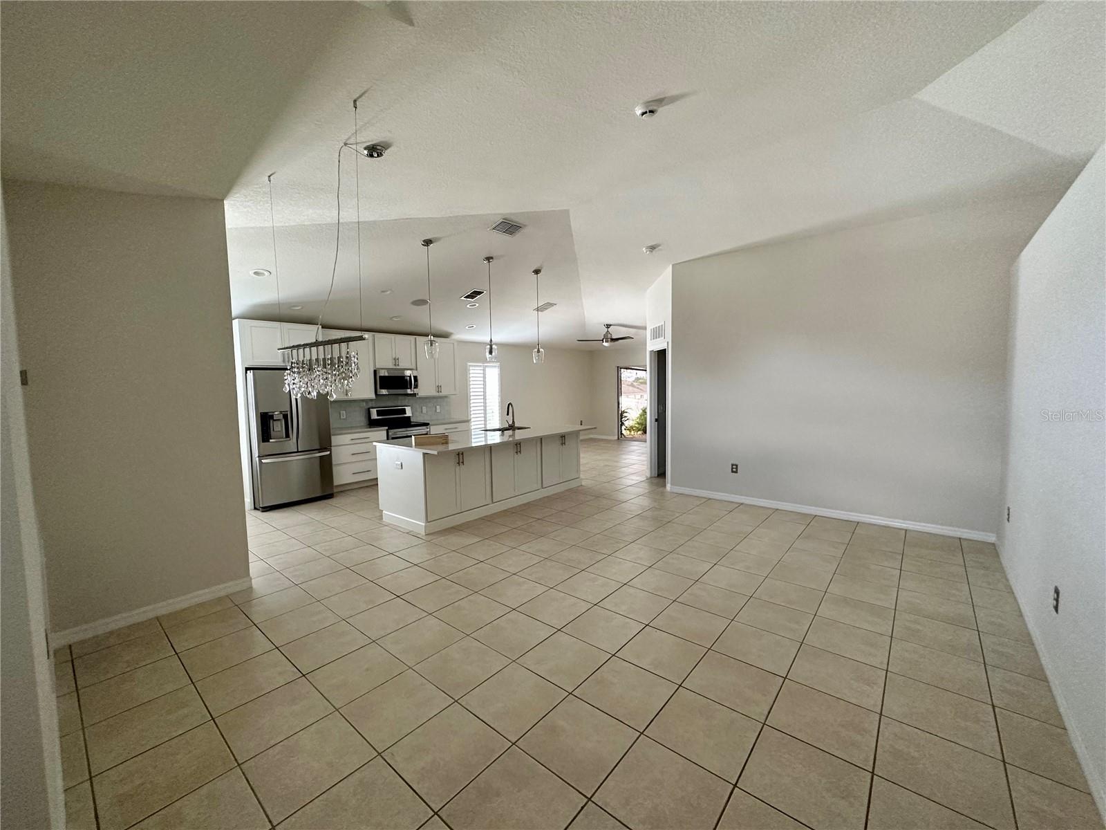 Image 3 of 26 For 707 Flagstone Street