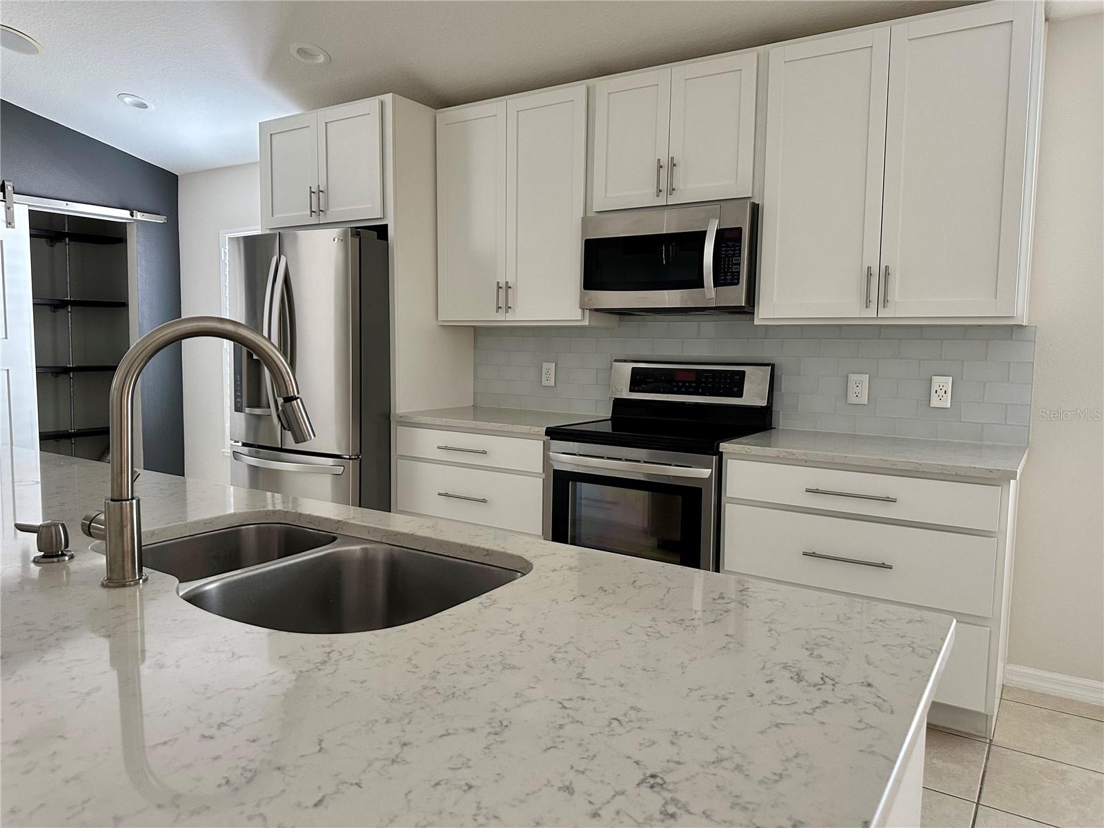 Image 5 of 26 For 707 Flagstone Street