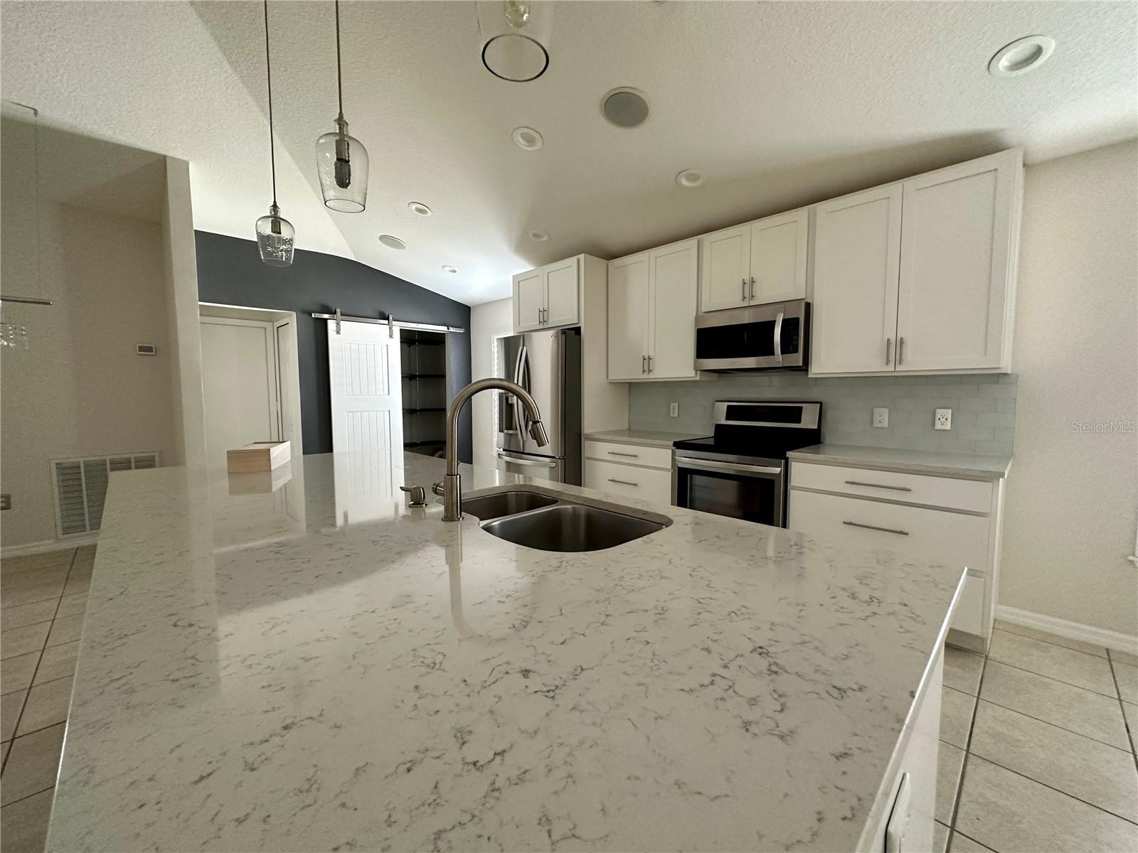 Image 6 of 26 For 707 Flagstone Street