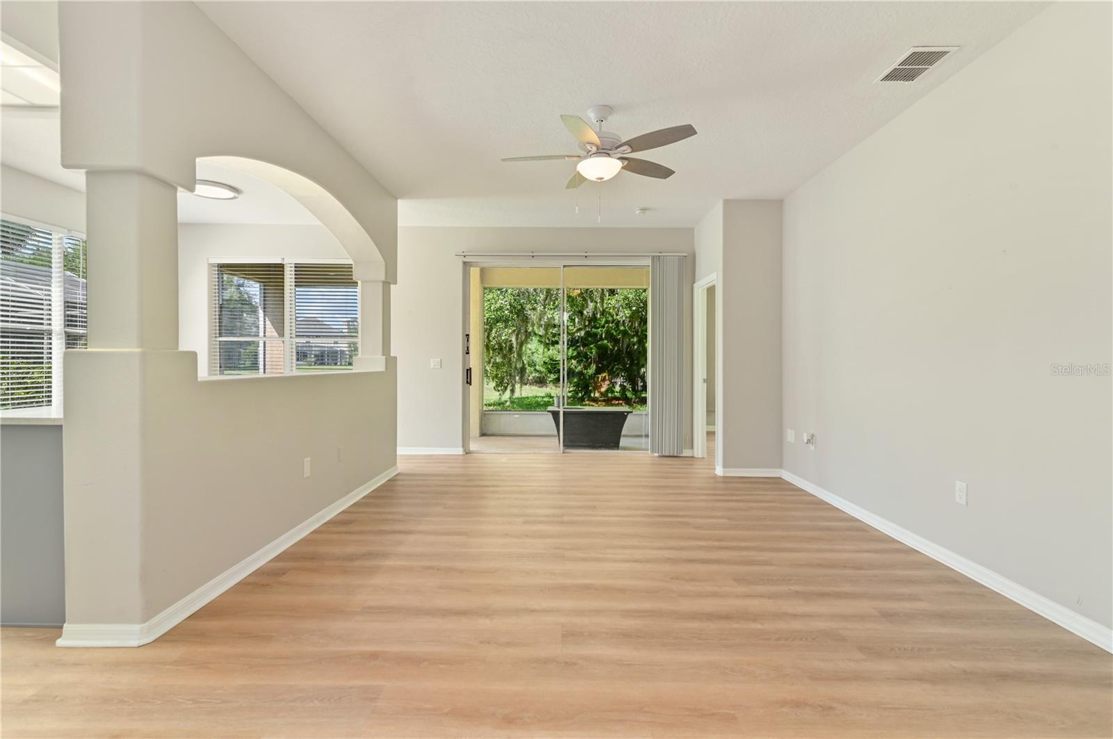 Image 13 of 55 For 1746 Golfview Drive