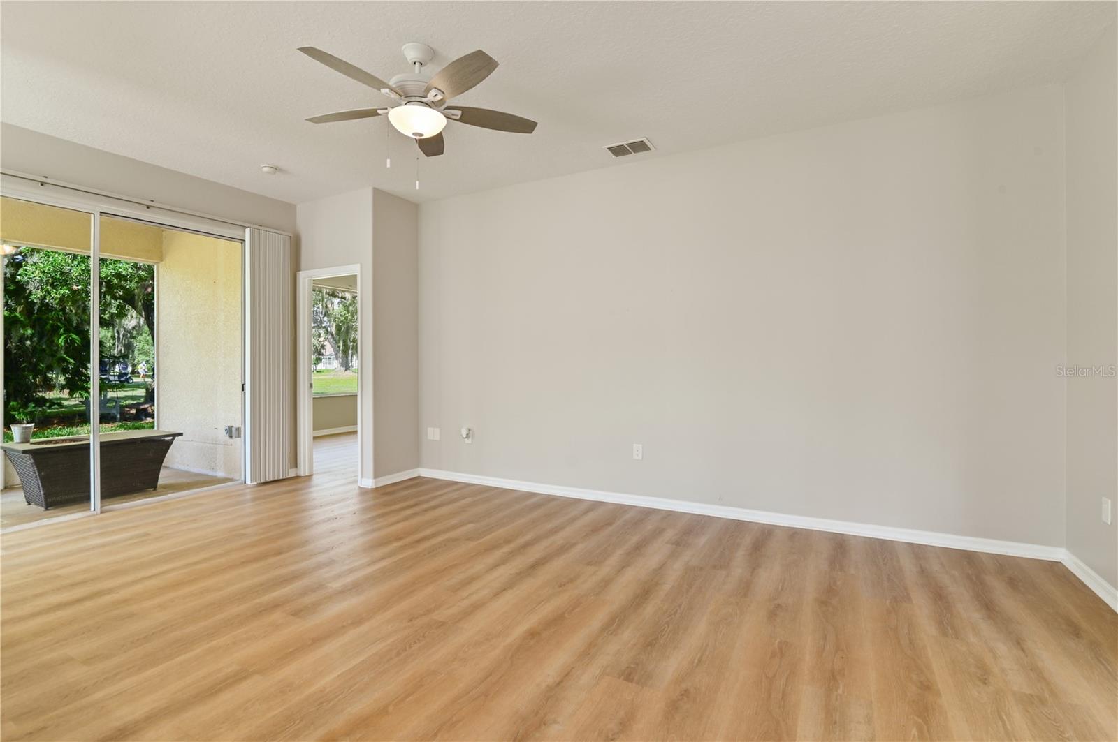 Image 15 of 55 For 1746 Golfview Drive