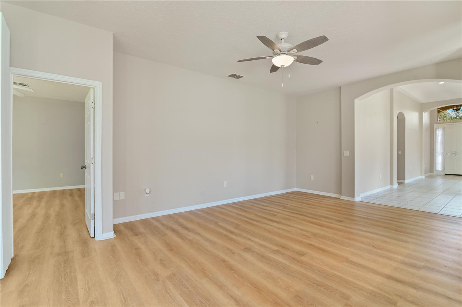 Image 16 of 55 For 1746 Golfview Drive
