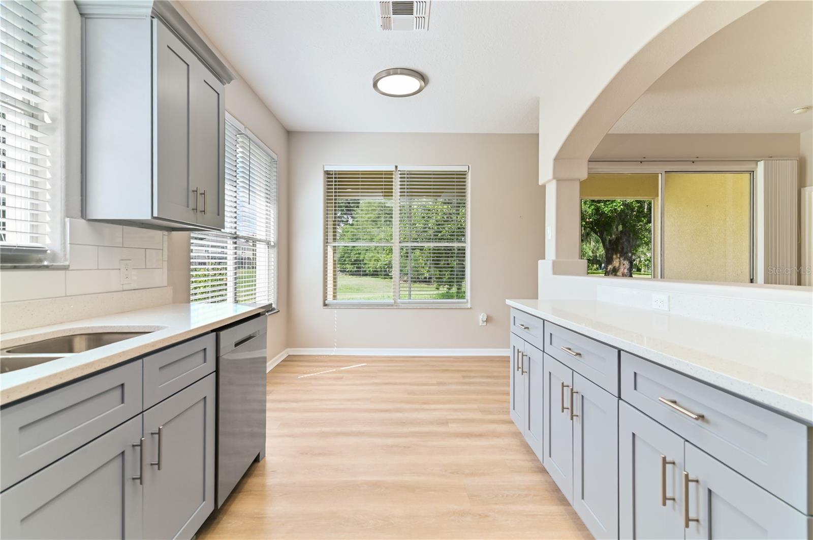 Image 19 of 55 For 1746 Golfview Drive