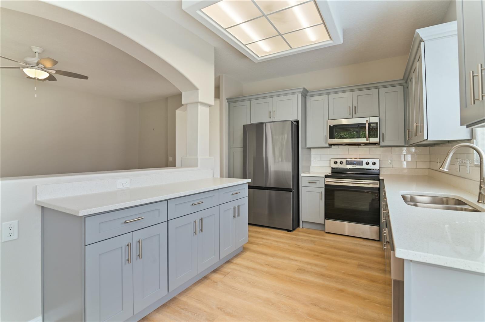 Image 22 of 55 For 1746 Golfview Drive