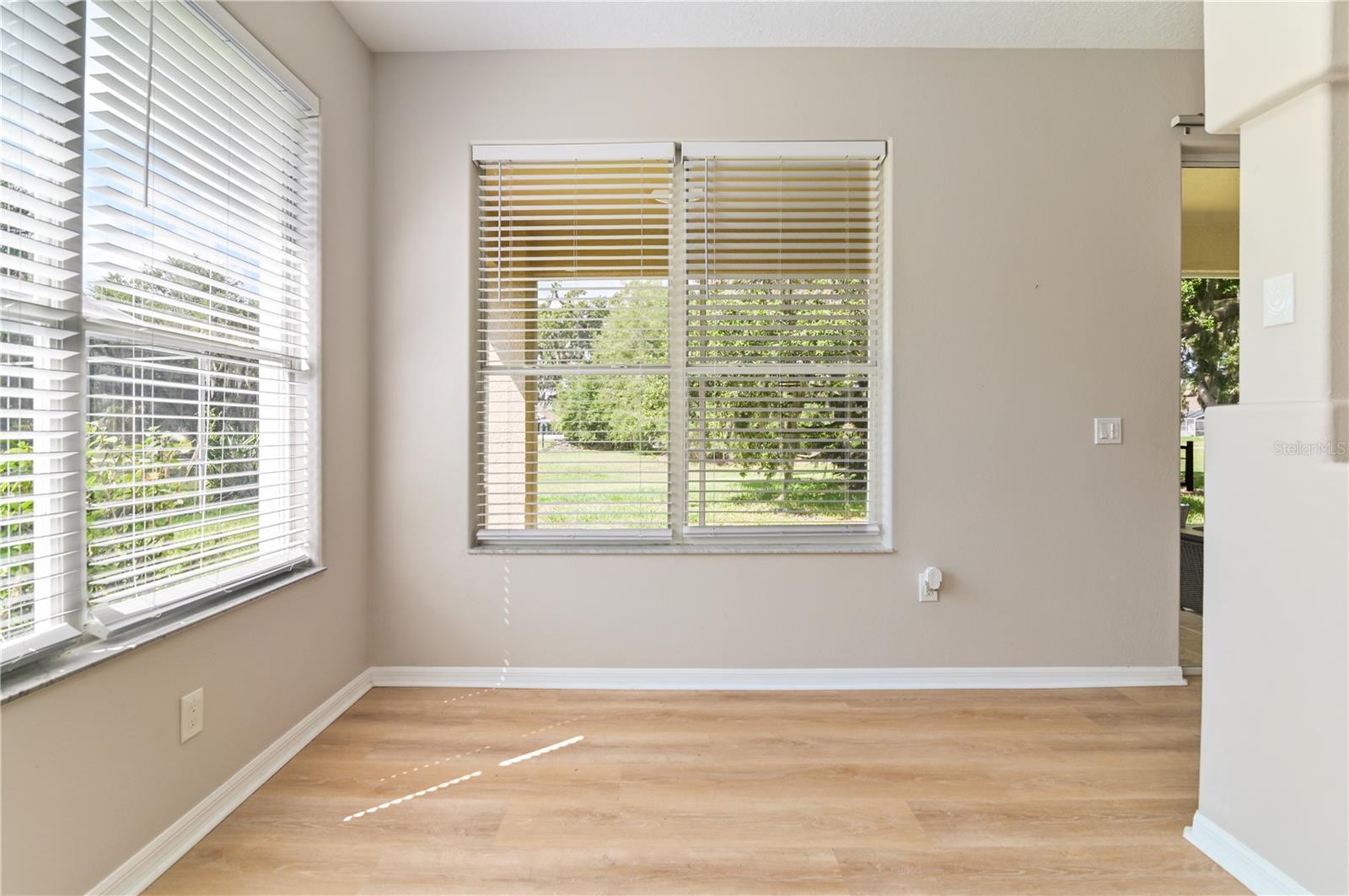 Image 23 of 55 For 1746 Golfview Drive