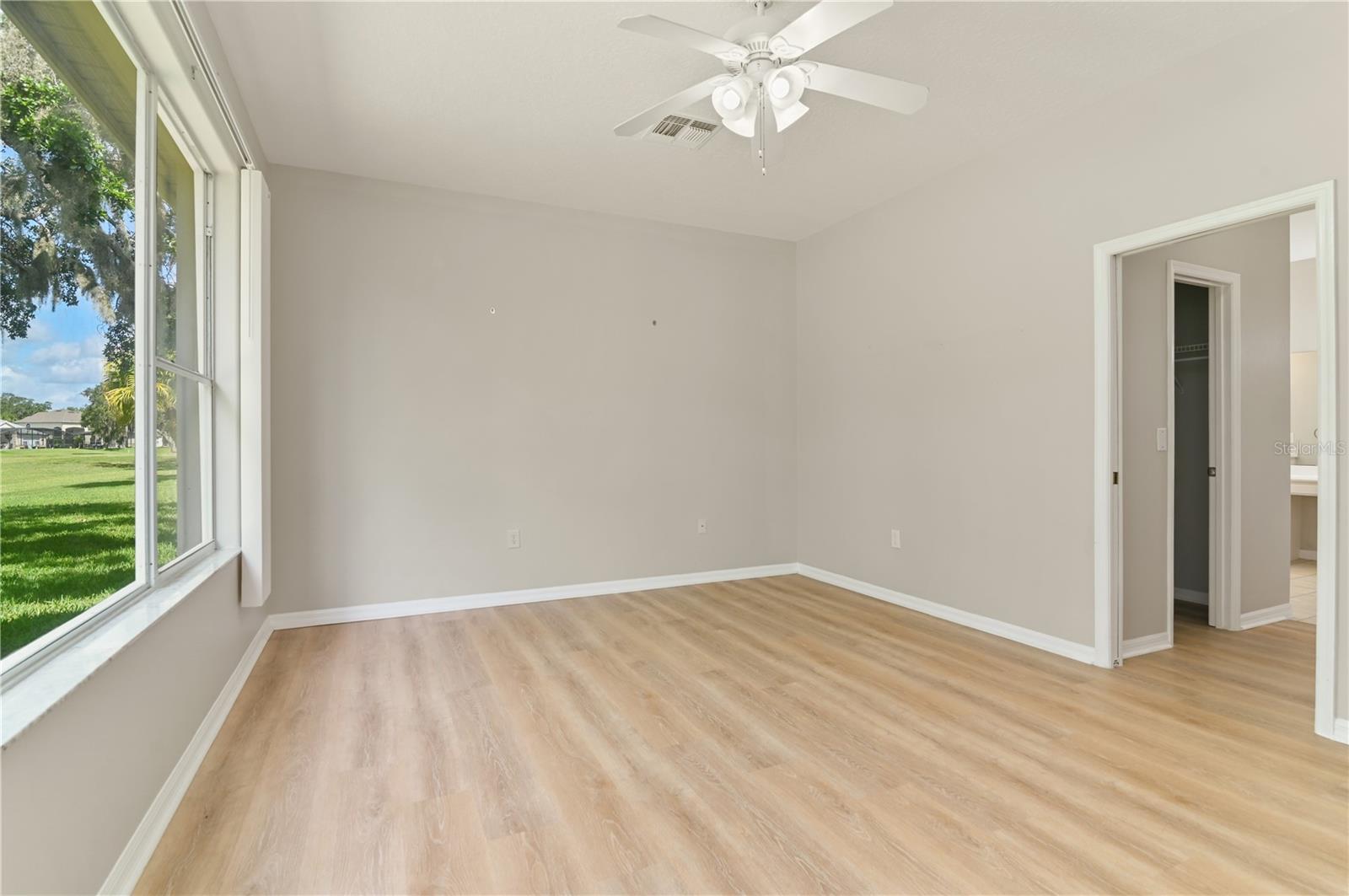 Image 27 of 55 For 1746 Golfview Drive