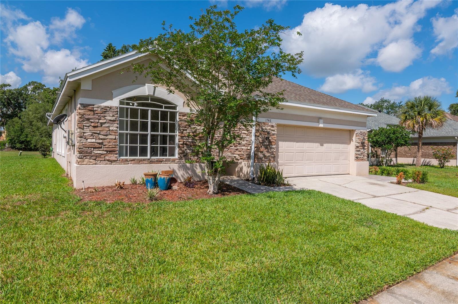 Image 3 of 55 For 1746 Golfview Drive
