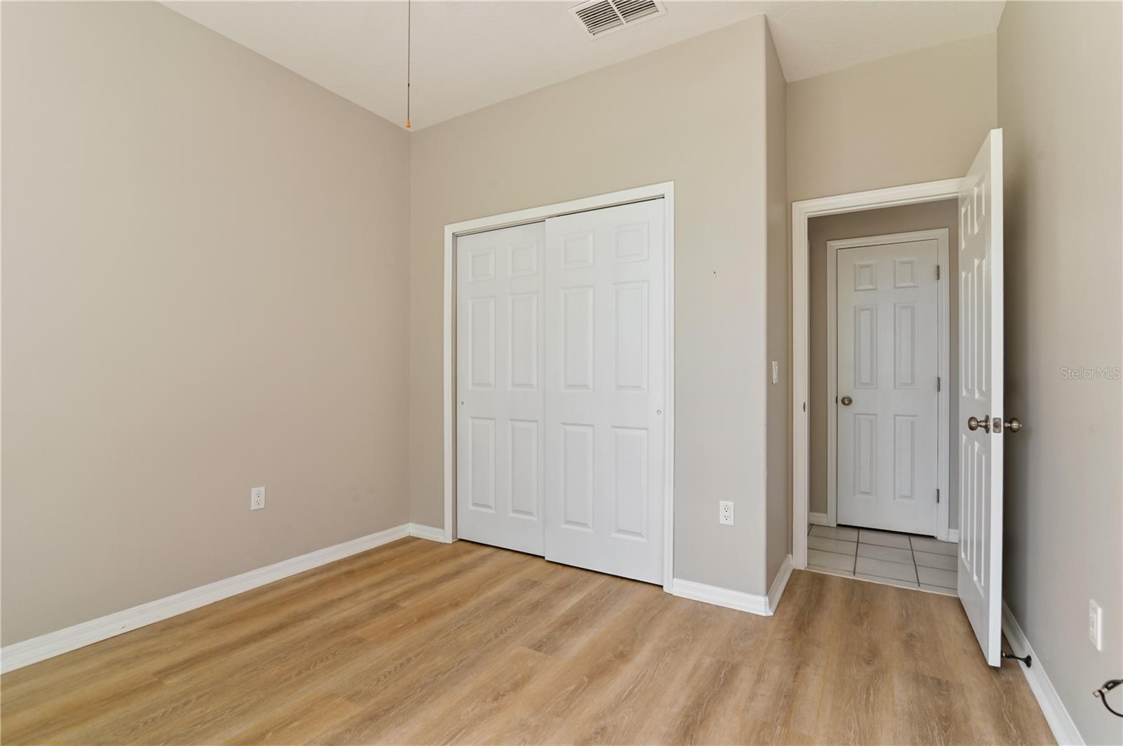 Image 33 of 55 For 1746 Golfview Drive