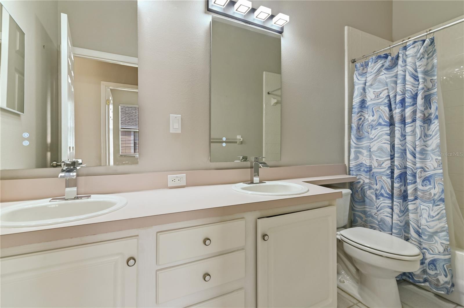 Image 38 of 55 For 1746 Golfview Drive