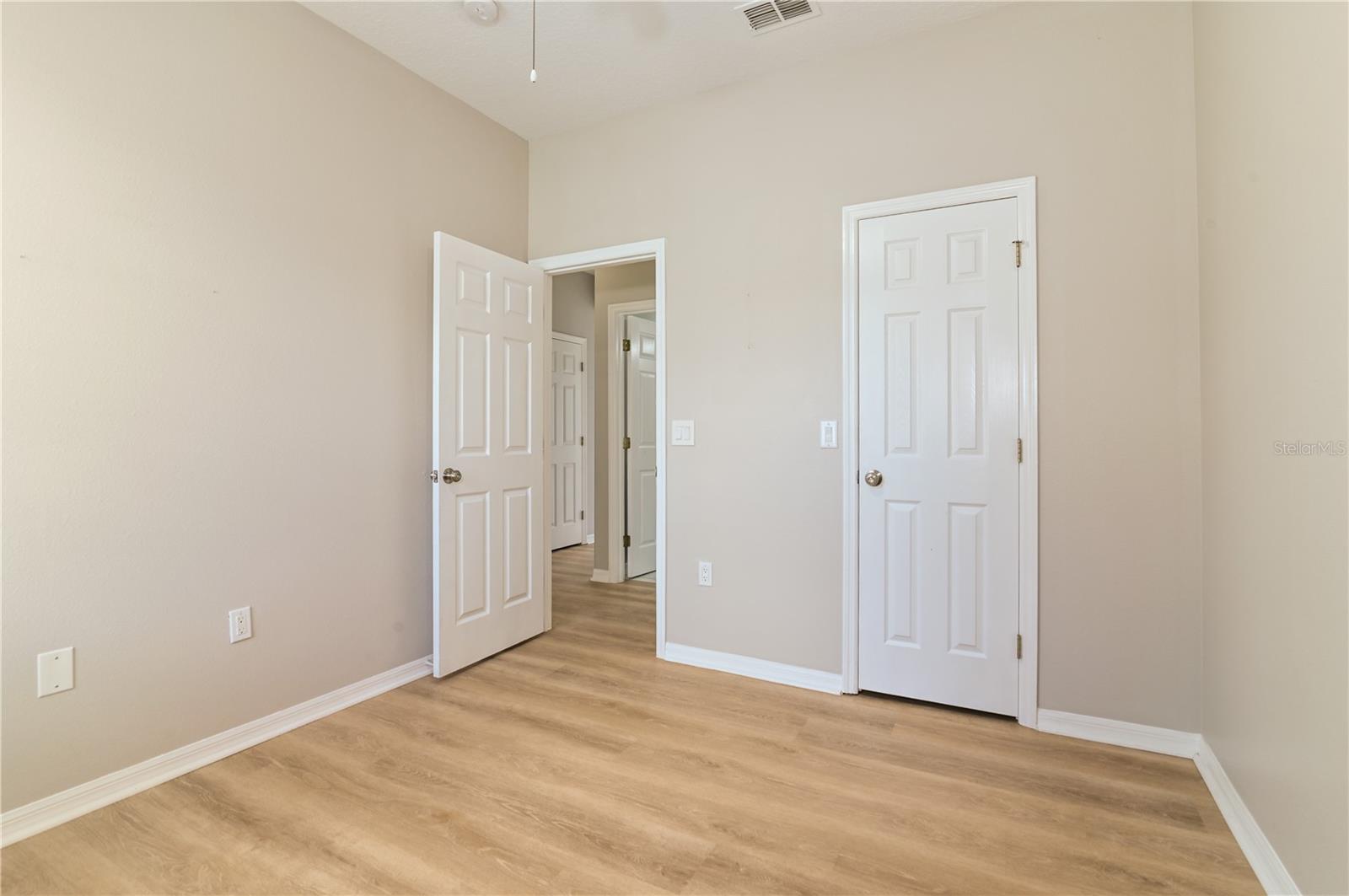 Image 40 of 55 For 1746 Golfview Drive