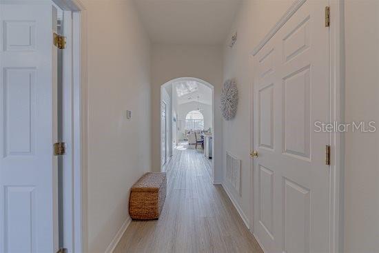 Image 4 of 41 For 926 Balmoral Drive