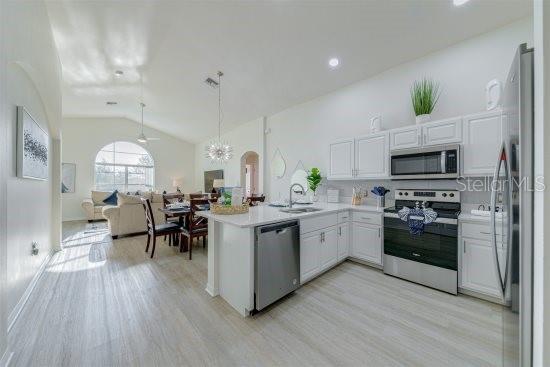 Image 6 of 41 For 926 Balmoral Drive