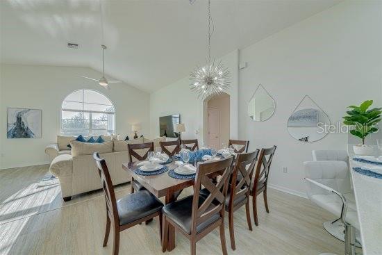 Image 7 of 41 For 926 Balmoral Drive