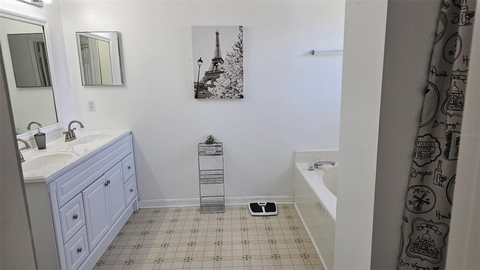 Image 6 of 18 For 3303 Amberley Park Circle