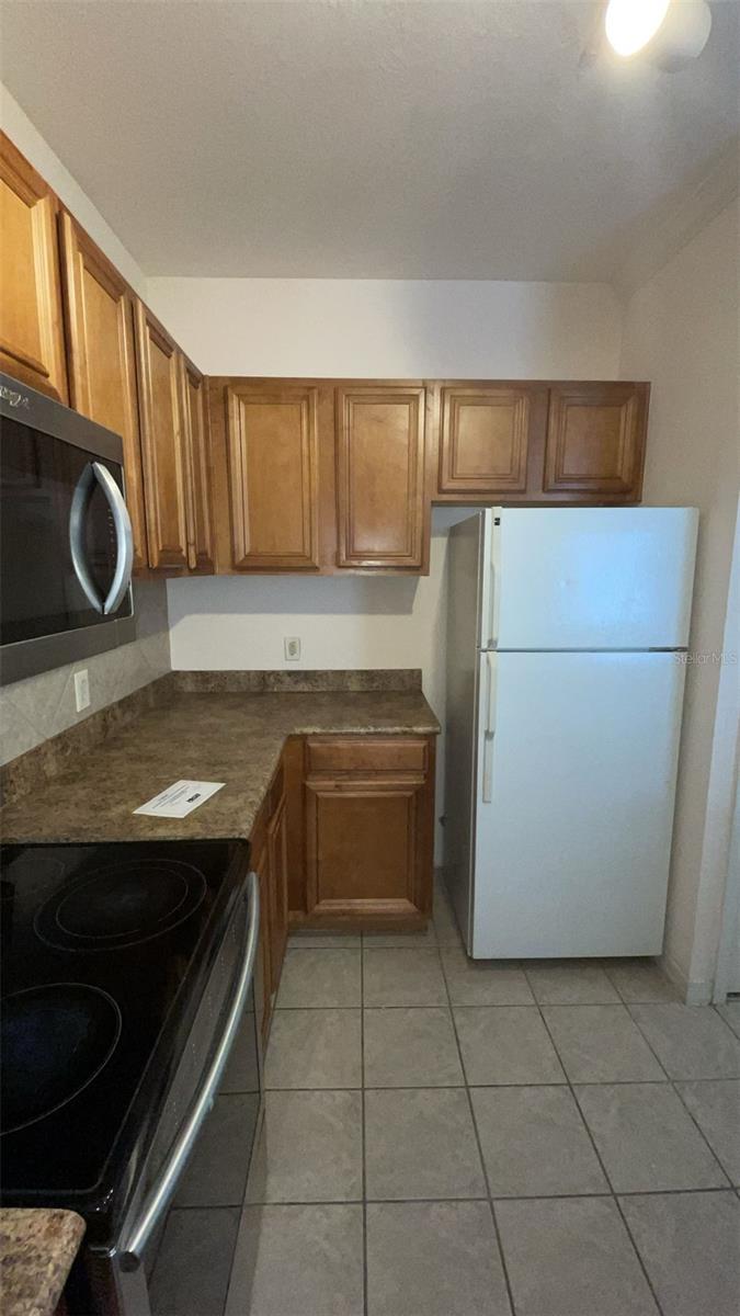 Image 10 of 18 For 6125 Metrowest Boulevard 113