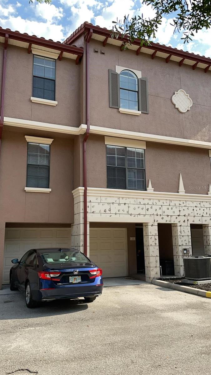 Image 3 of 18 For 6125 Metrowest Boulevard 113
