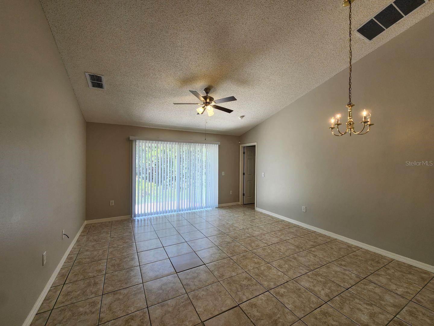 Image 12 of 32 For 1605 Redfin Drive