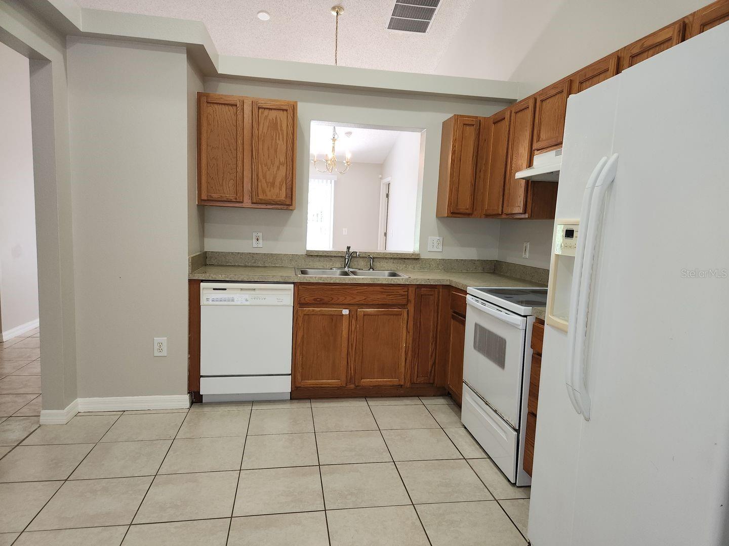 Image 7 of 32 For 1605 Redfin Drive