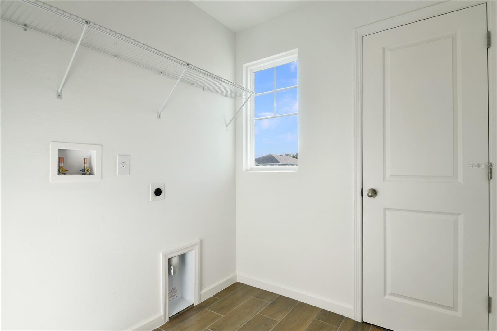 Image 17 of 20 For 738 Lake Dell Avenue