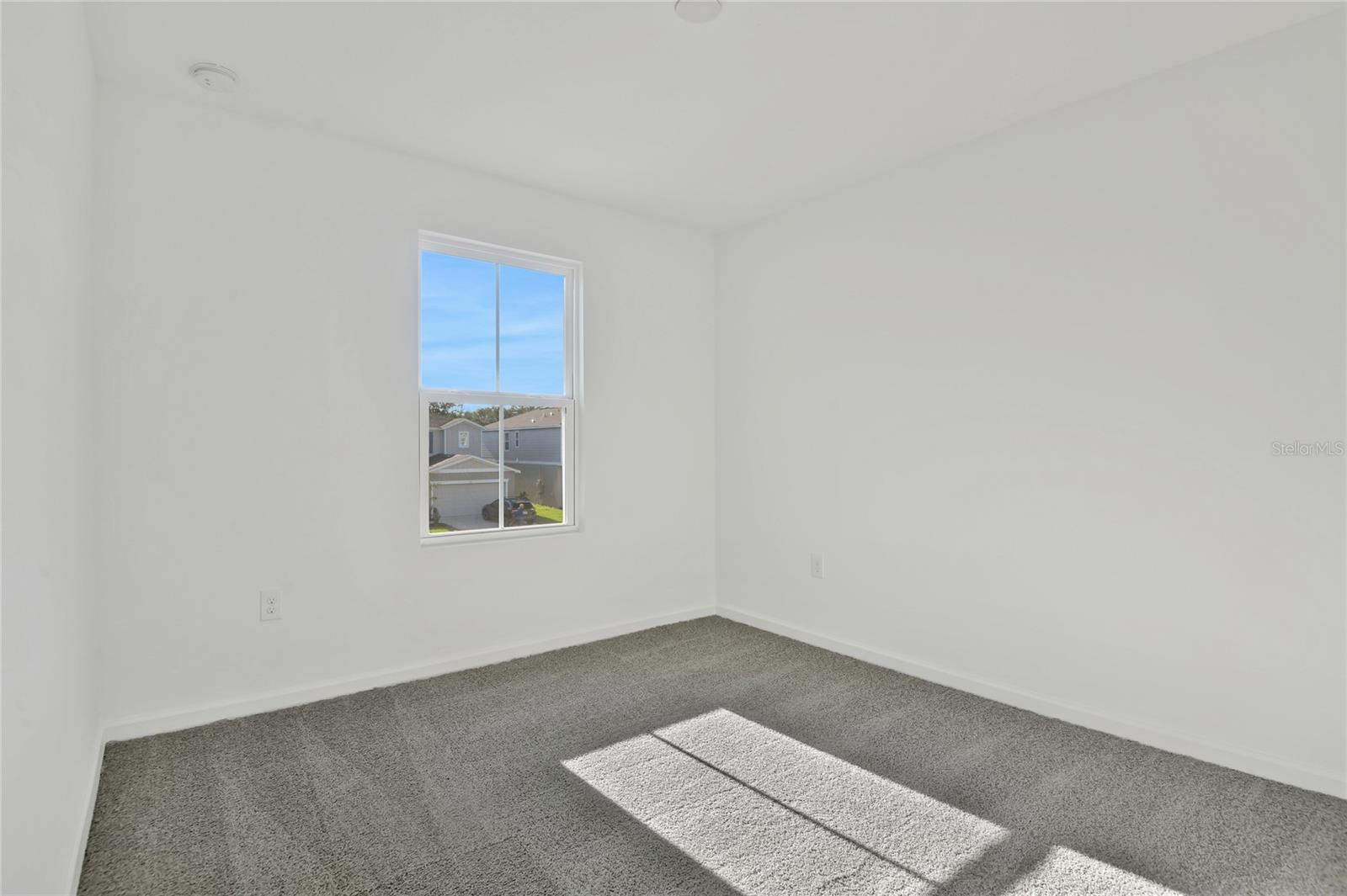 Image 14 of 21 For 734 Lake Dell Avenue