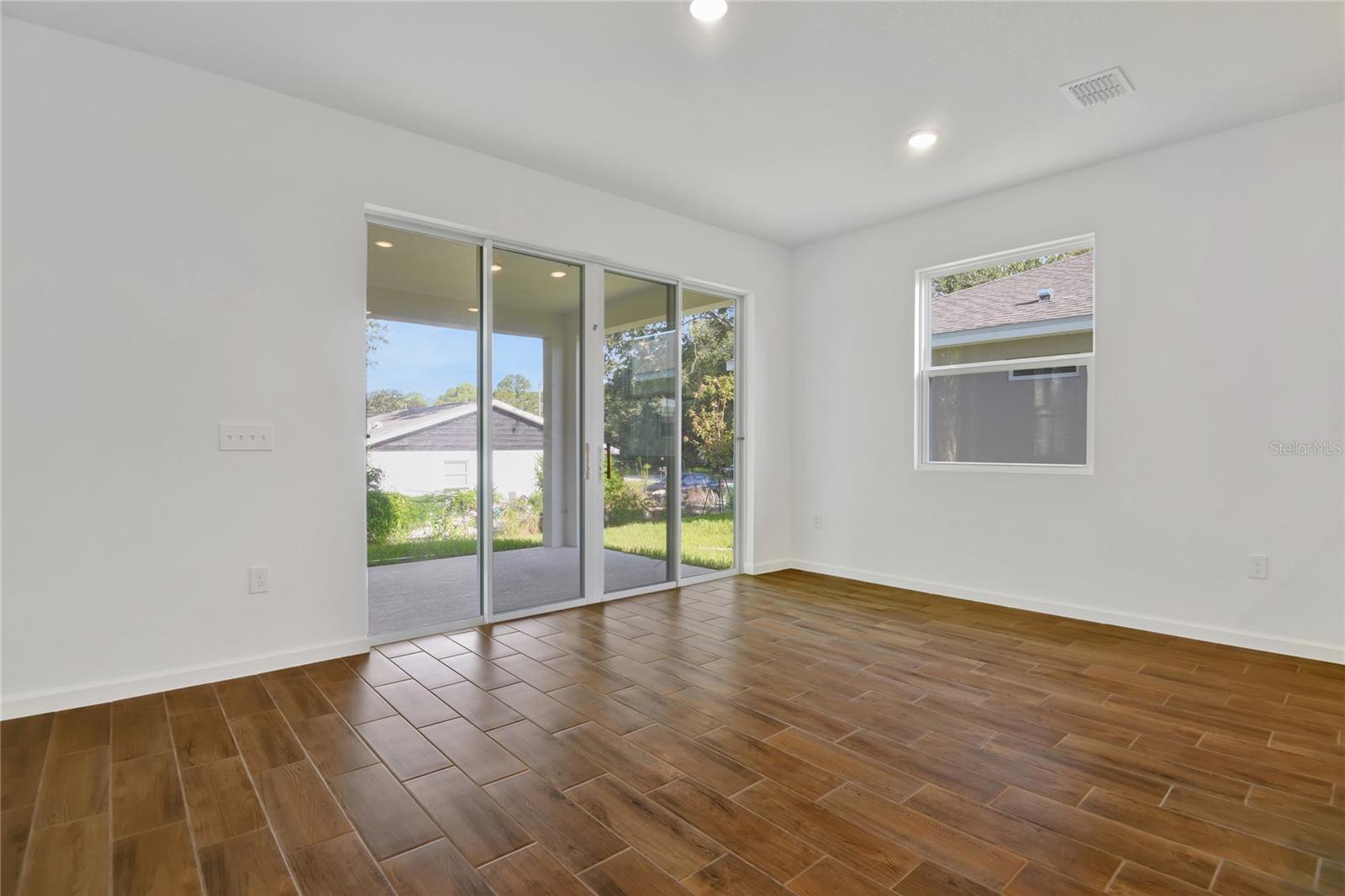 Image 8 of 21 For 734 Lake Dell Avenue