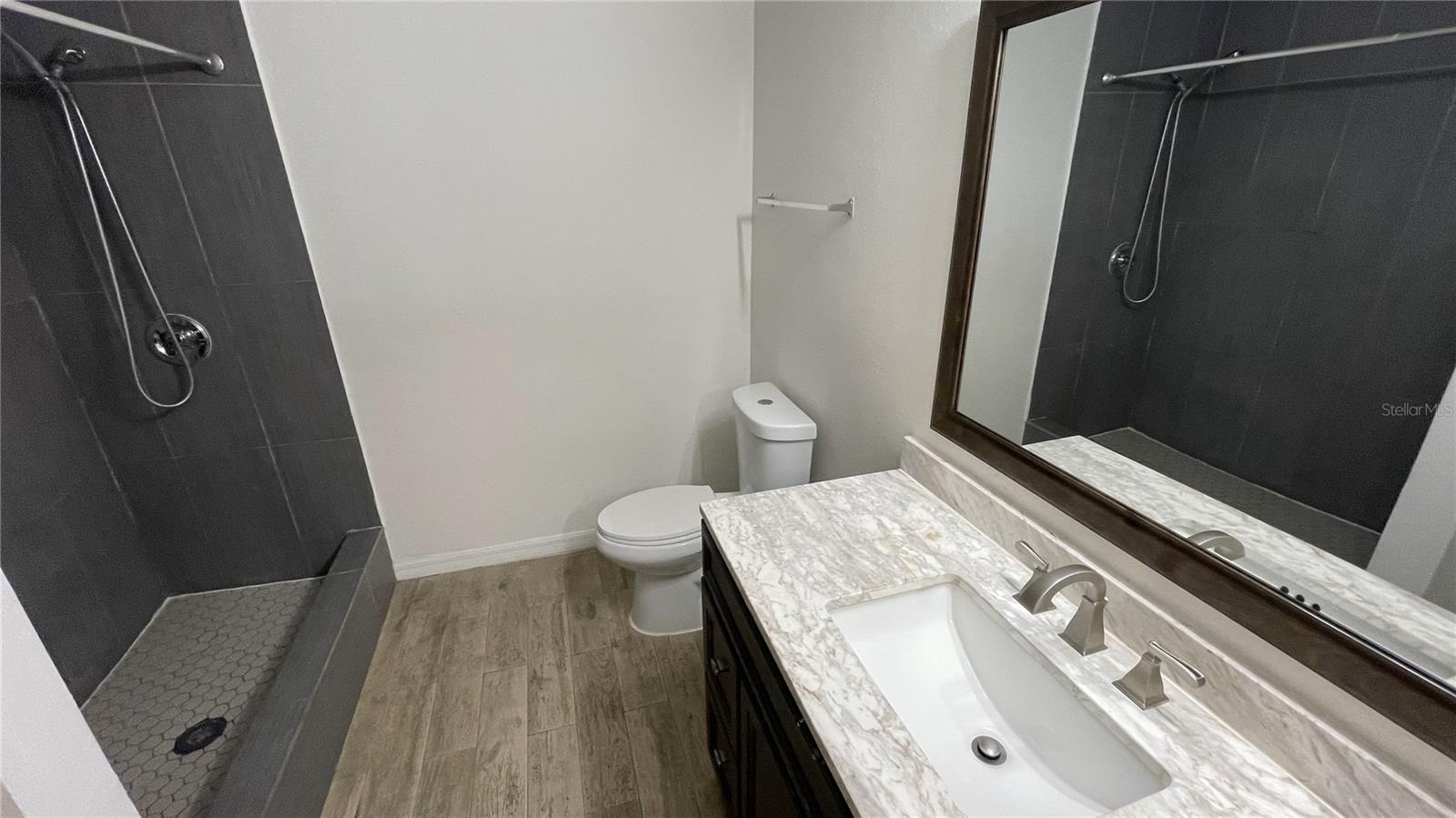 Image 19 of 34 For 3433 Soho Street 202