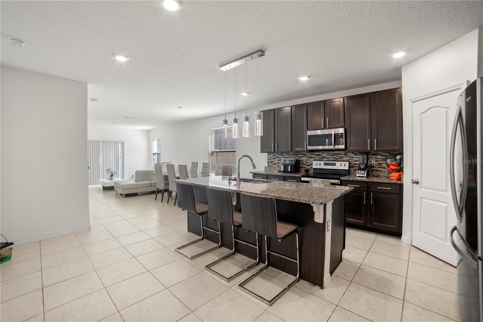 Image 4 of 27 For 817 Bocavista Court