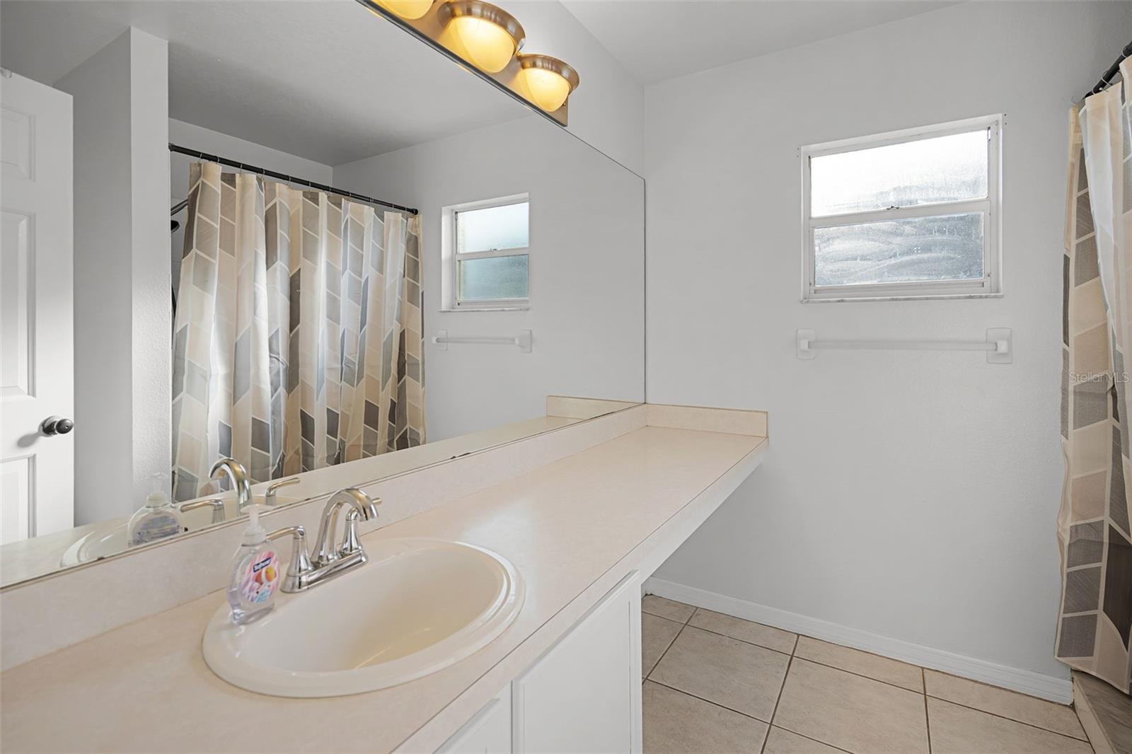 Image 34 of 66 For 2520 Jasmine Trace Drive