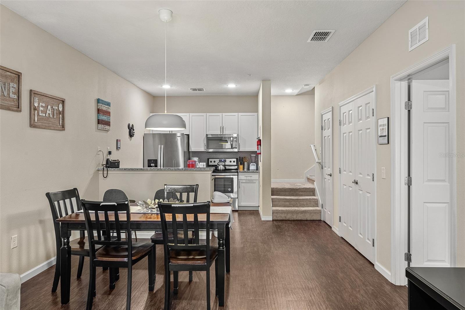 Image 10 of 30 For 8921 Shine Drive
