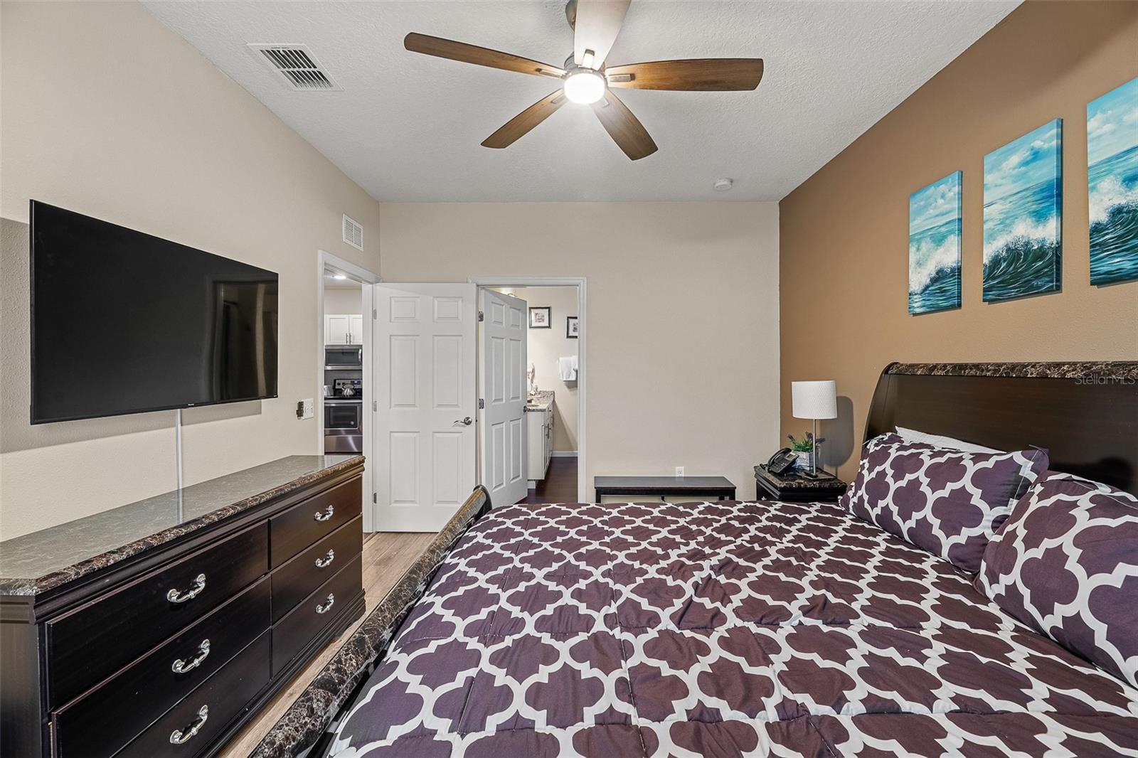 Image 18 of 30 For 8921 Shine Drive