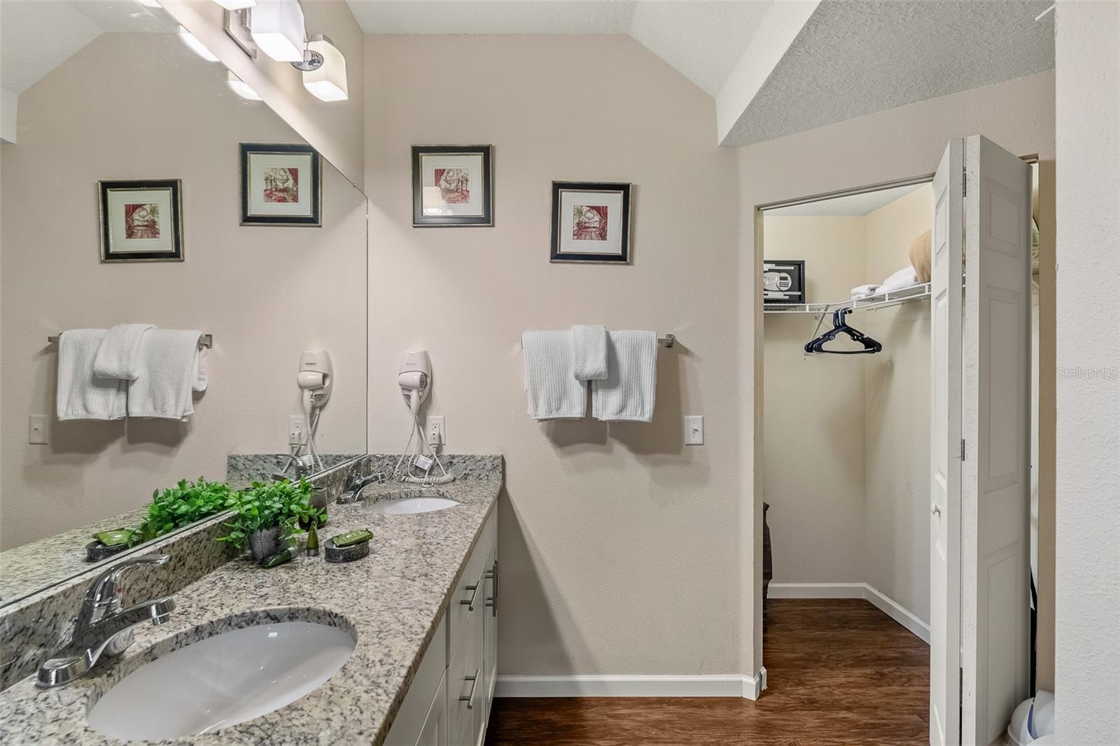Image 20 of 30 For 8921 Shine Drive