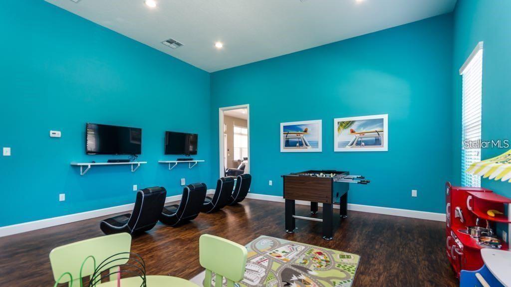 Image 3 of 30 For 8921 Shine Drive