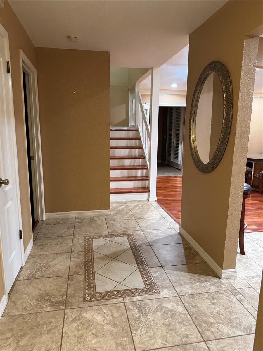 Image 3 of 16 For 878 Elgin Drive