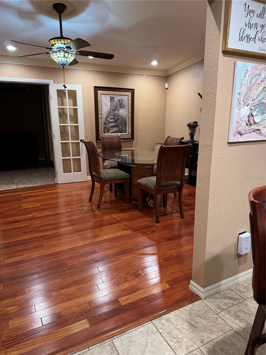 Image 4 of 16 For 878 Elgin Drive