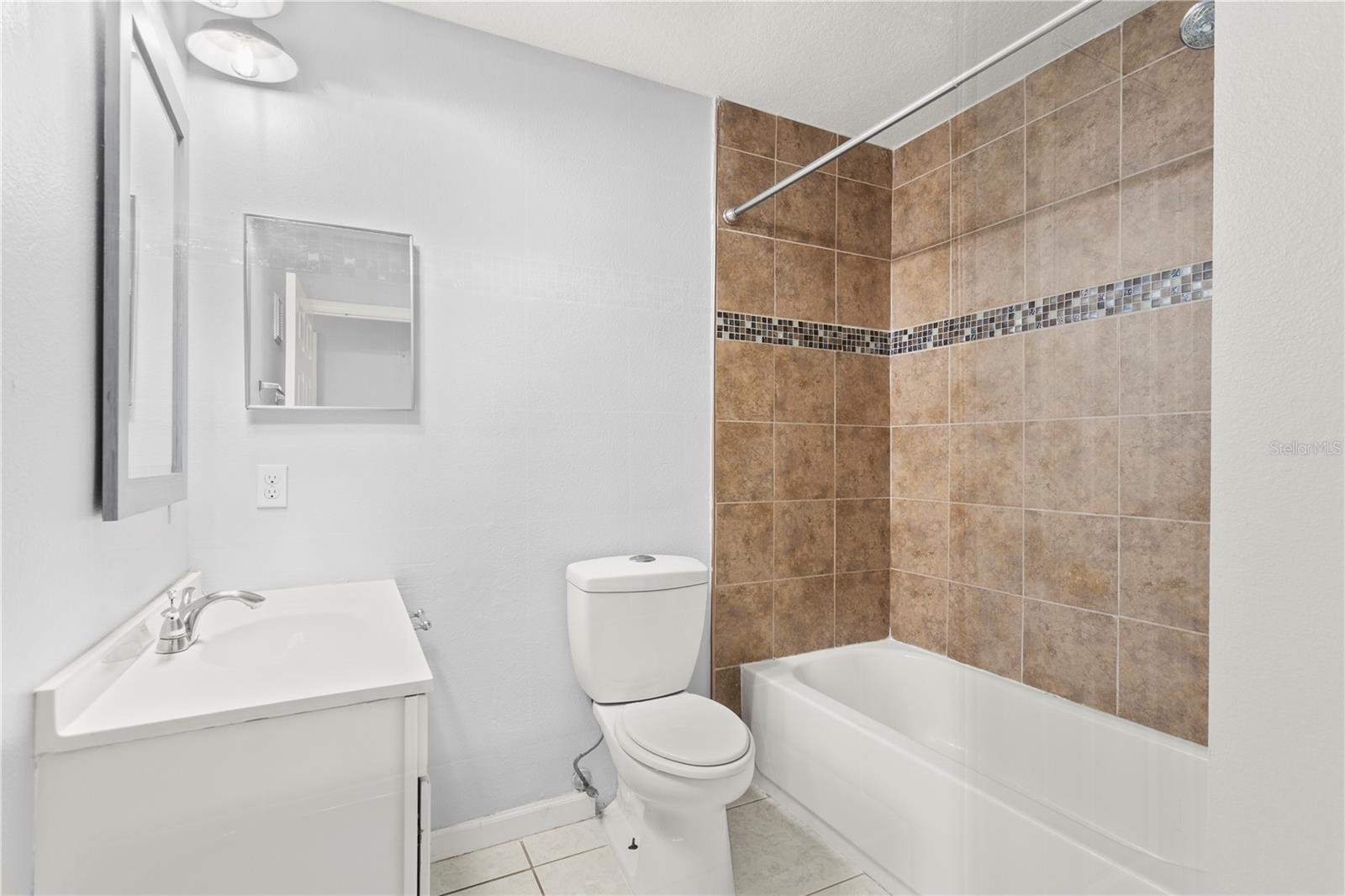 Image 13 of 35 For 6548 Swissco Drive 61