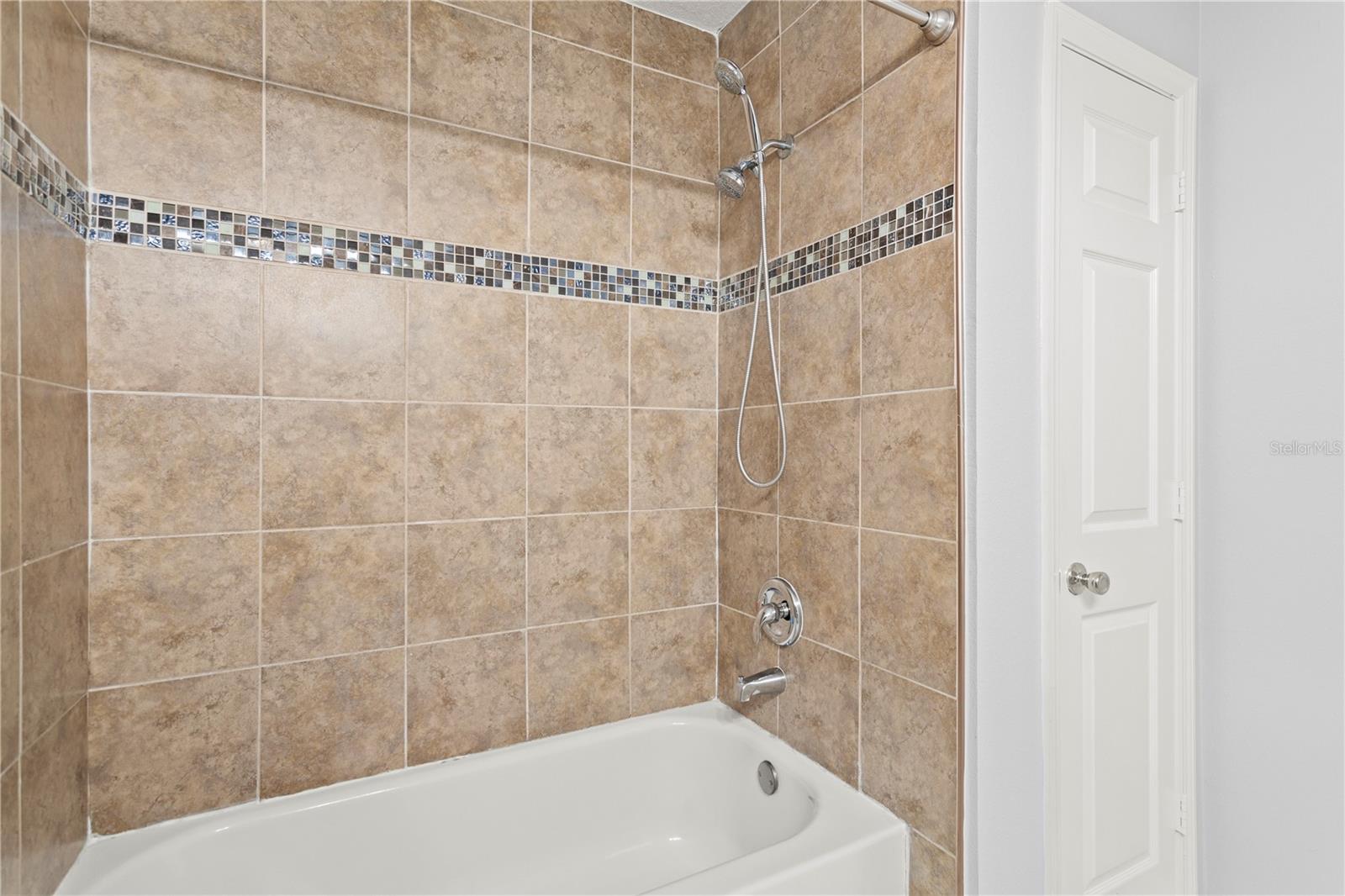 Image 14 of 35 For 6548 Swissco Drive 61