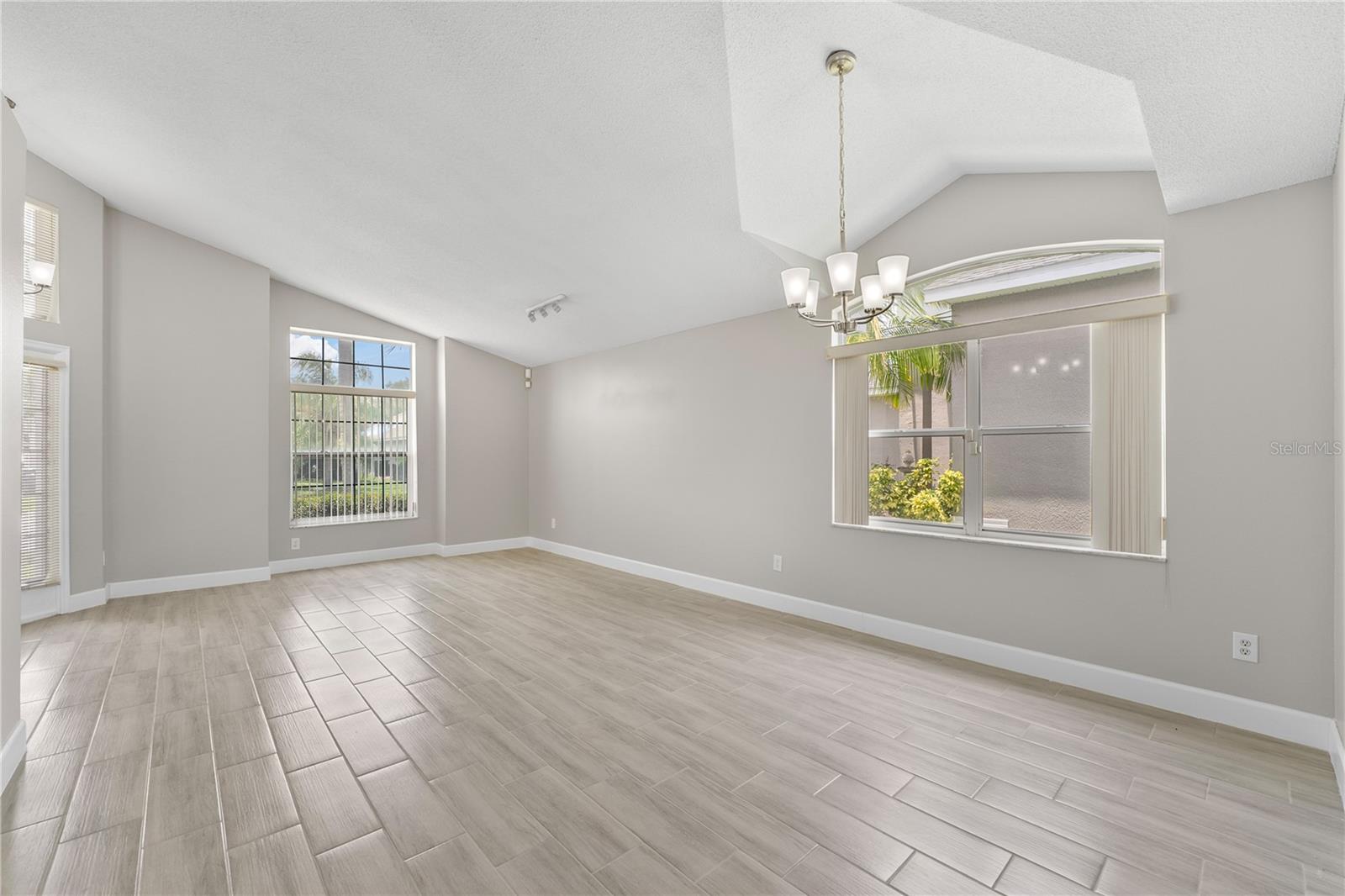 Image 10 of 34 For 12429 Holly Jane Court