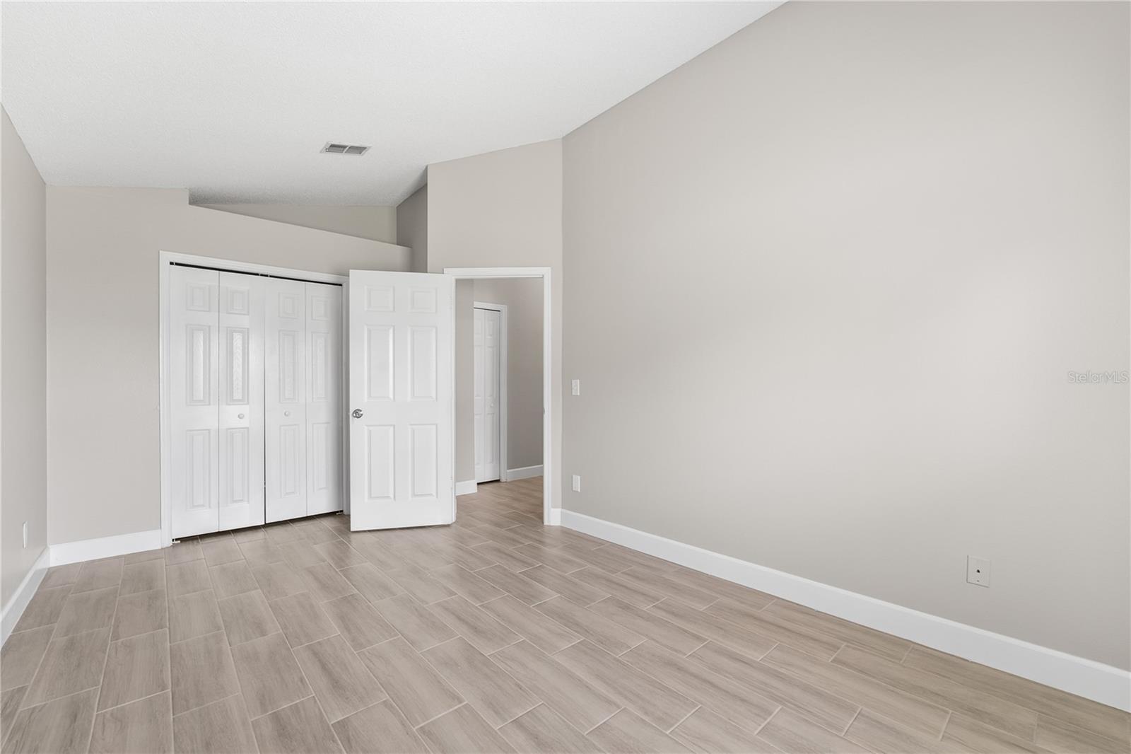Image 21 of 34 For 12429 Holly Jane Court