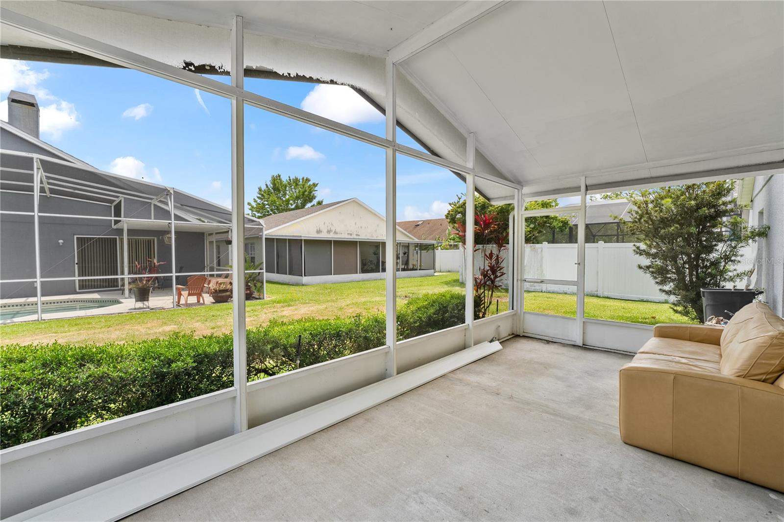 Image 25 of 34 For 12429 Holly Jane Court