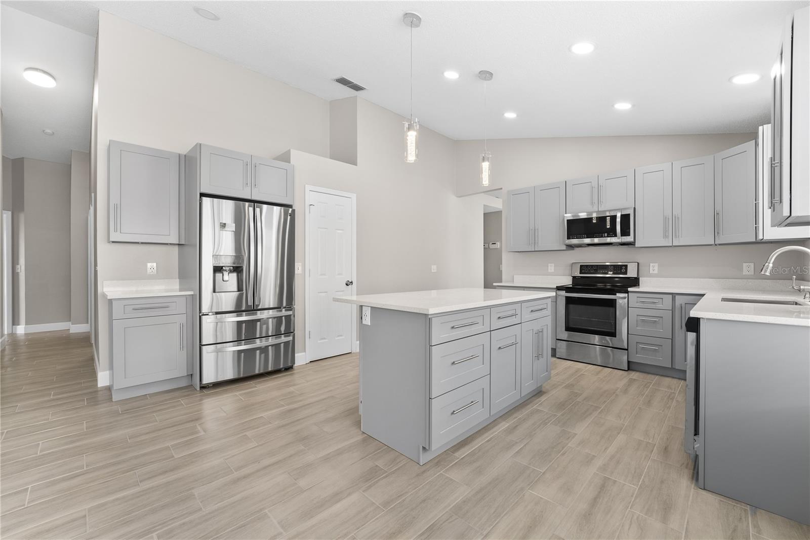 Image 3 of 34 For 12429 Holly Jane Court
