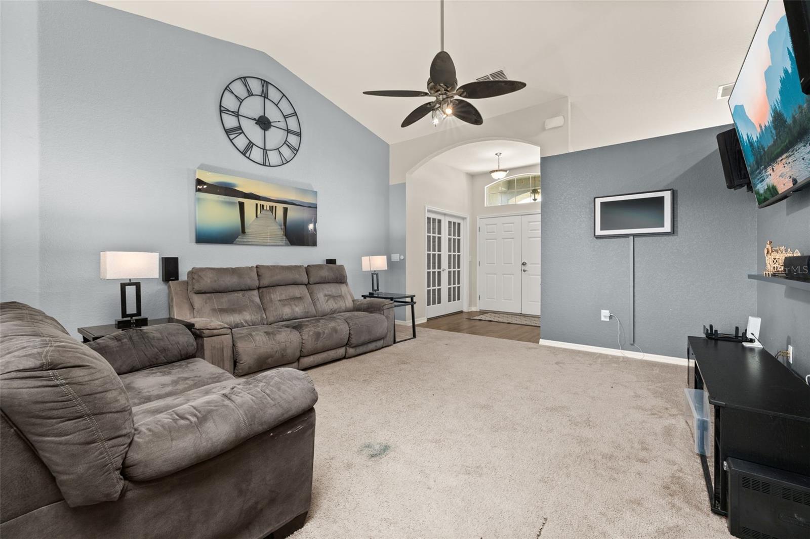 Image 5 of 30 For 501 Pheasant Drive